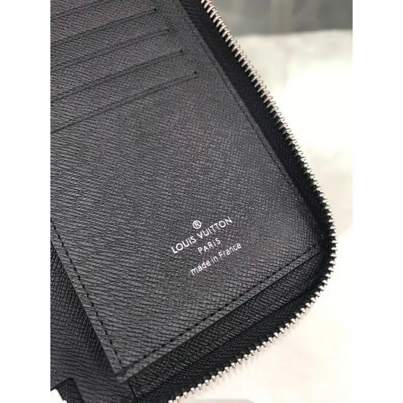 LV Bags 19T1L0602