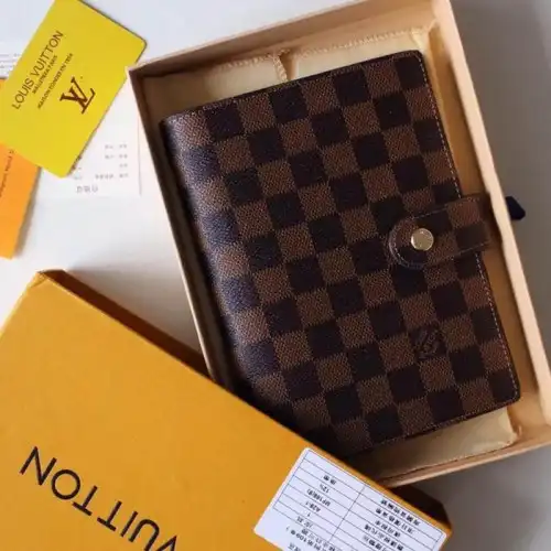 LV Bags 19T1L0552