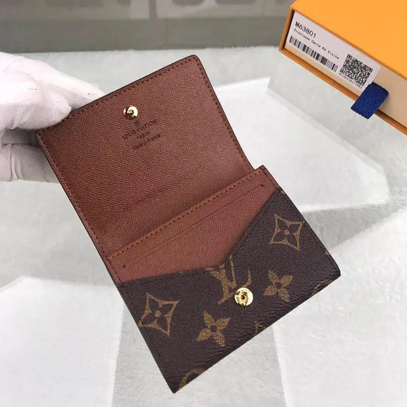 LV Bags 19T1L0647