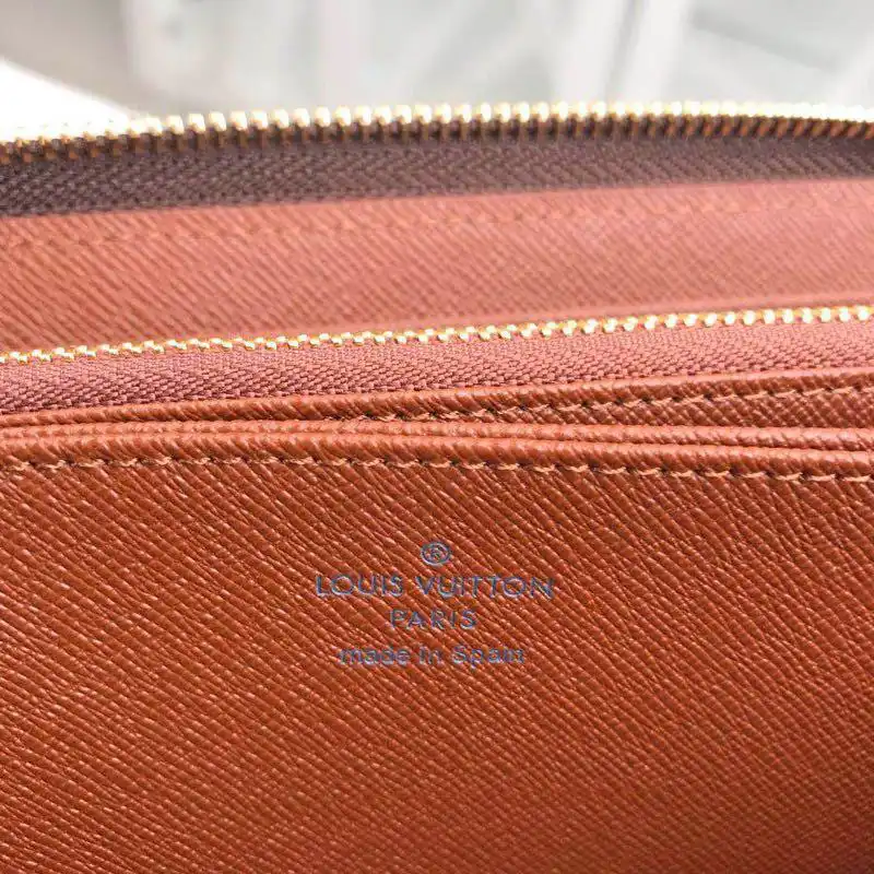 LV Bags 19T1L0651