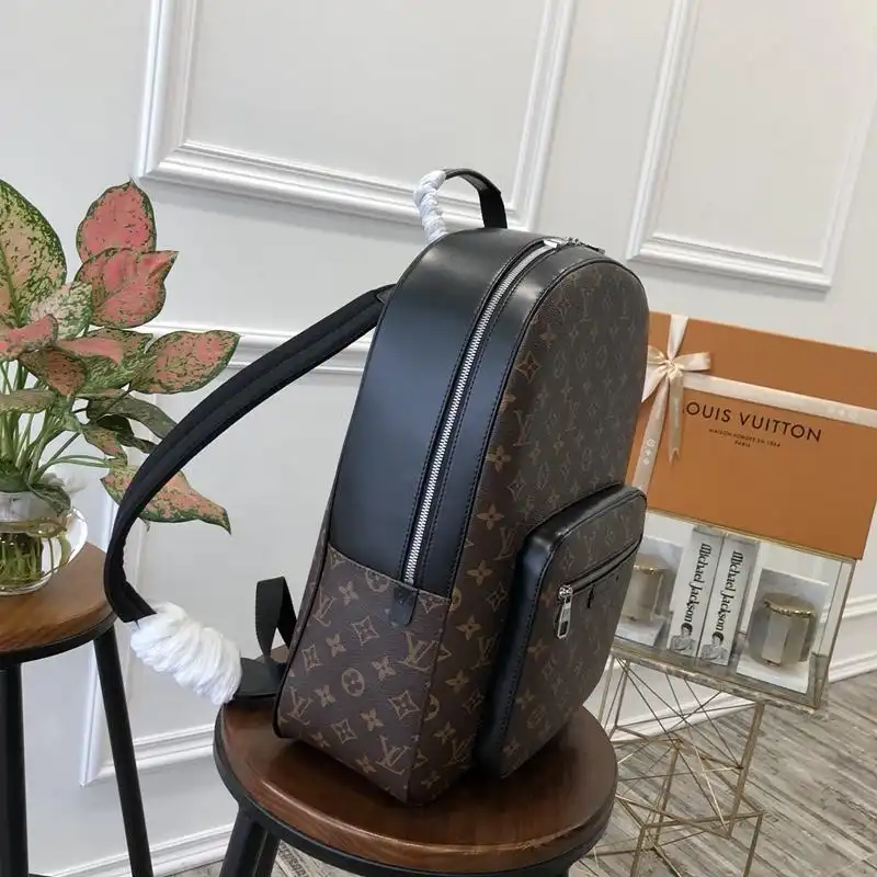LV Bags 19T1L0692