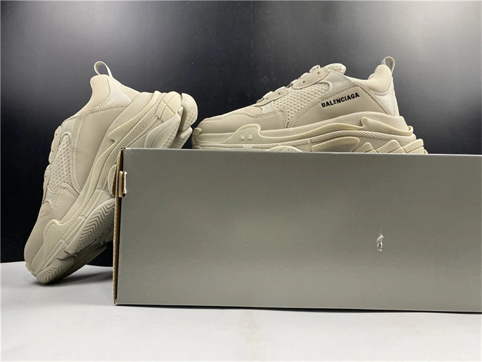 Classic BLCG SNEAKER TRIPLE.S.GOMMA 536737 W2FW1 4535