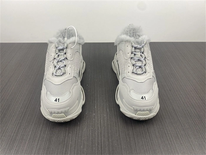 BLCG Triple S Fake Fur Grey  668563 W3CQ5 Supportive 4433