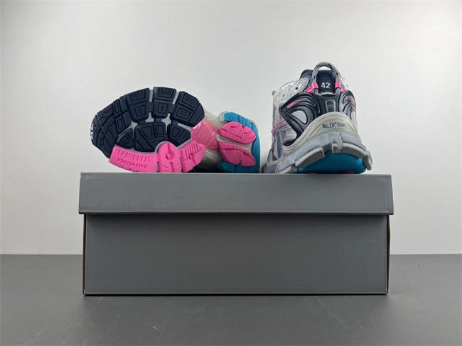 reliable Ba*len*cia*ga  772774-w3rny- 4302