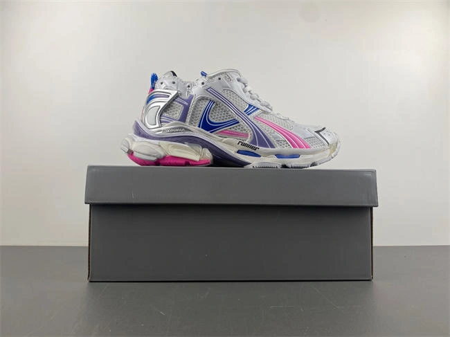 Balenciaga  772774-W3RNY- Efficient 4307