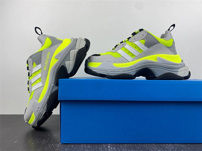 Reliable Balenciaga 712821 W2ZB5 4370