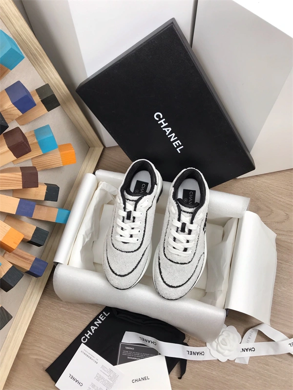 Fashionable Chanal Sneakers 2184