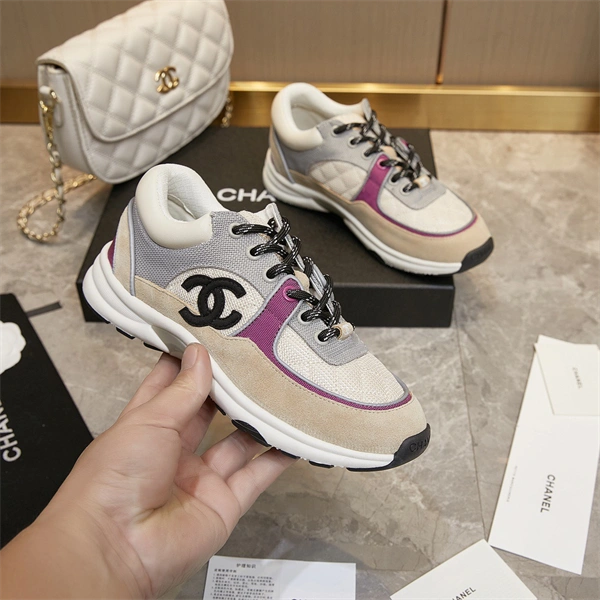 Chanal Sneakers WellDesigned 2223