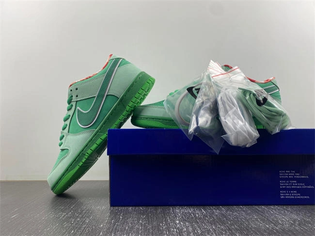Chic Concepts x Nike SB Dunk Low   BV1310- 4563