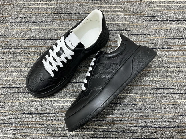 G*u*i low top sneaker snug 553