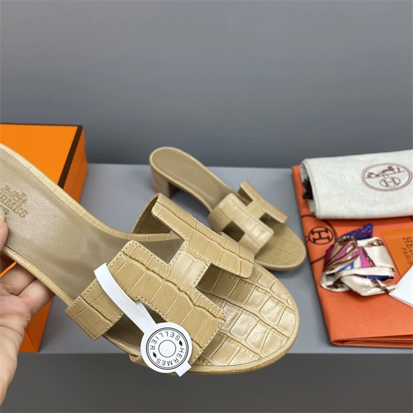 H Slipper Unisex 2365