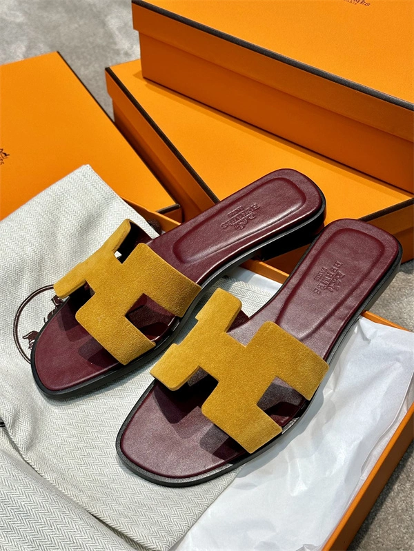 Unique H Slipper 2387