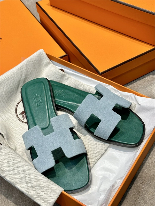 Unique H Slipper 2387