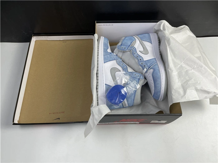 Sustainable Jordan1 Retro Hyper Royal Smoke Grey 555088- 3603