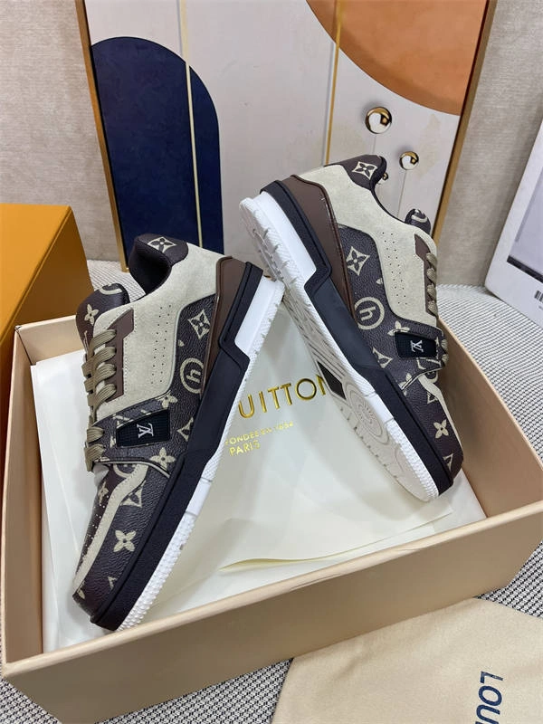 LV Minimalist 1802