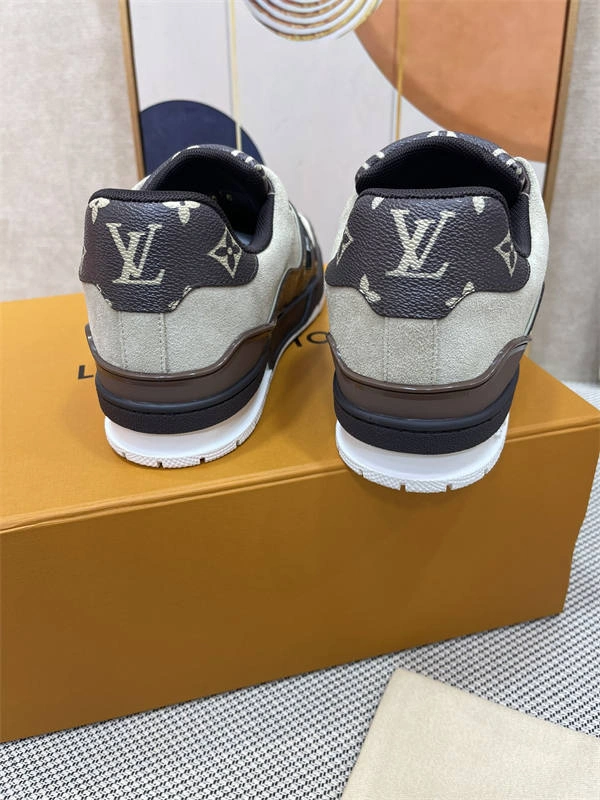 LV Minimalist 1802