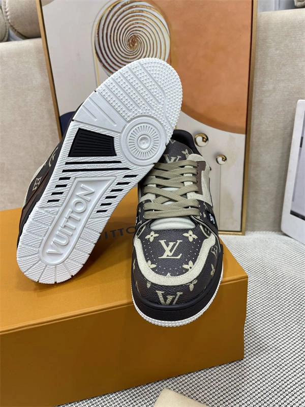 LV Minimalist 1802