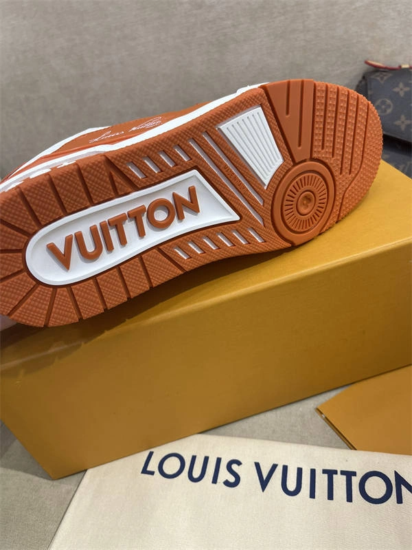 LV Sleek 1866