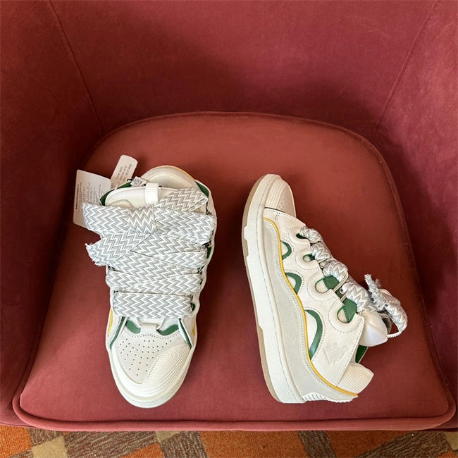 Vibrant Lanvon Curb Sneaker 911