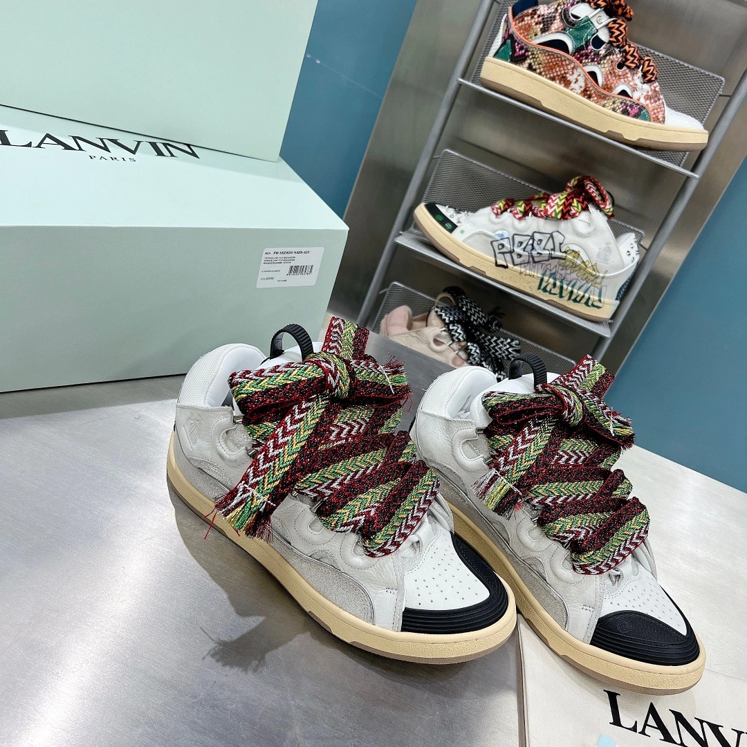 MoistureWicking Lanvon Leather Curb 858