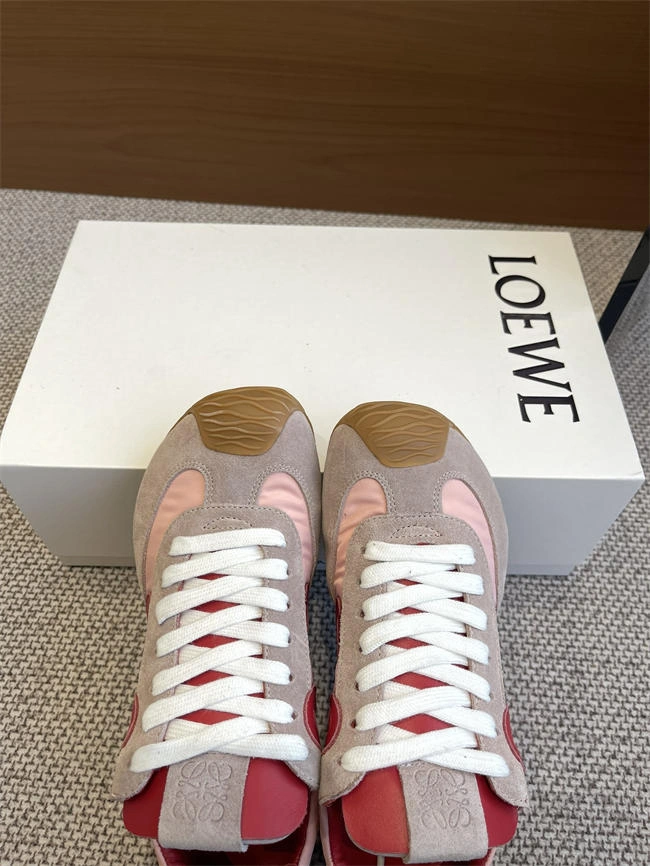 Elegant Loewe Sneaker 2470