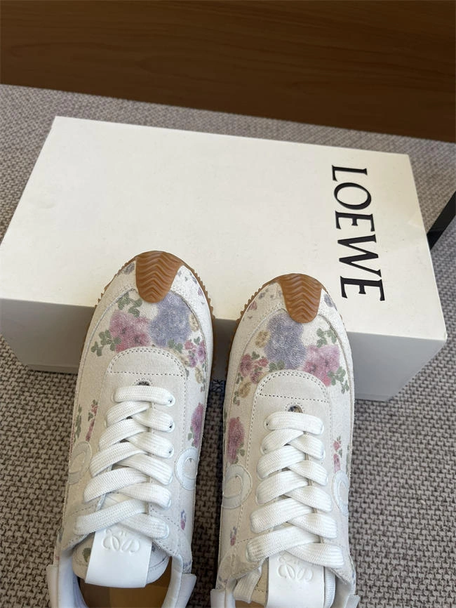BestValue Loewe Sneaker 2465