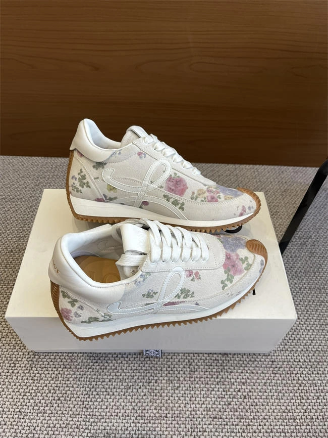 BestValue Loewe Sneaker 2465