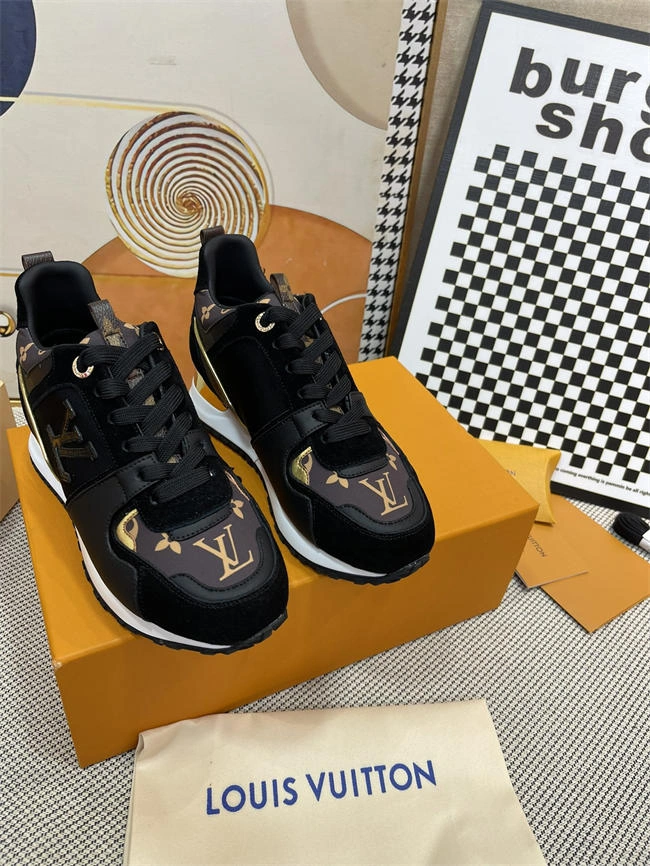 Flexible Lv Runner Sneaker 1982