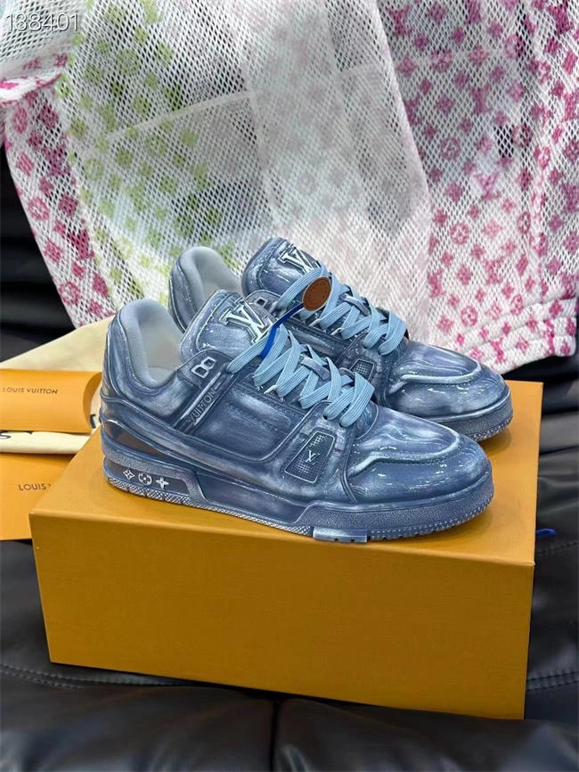 Lightweight Lv Trainer Sneaker 2069
