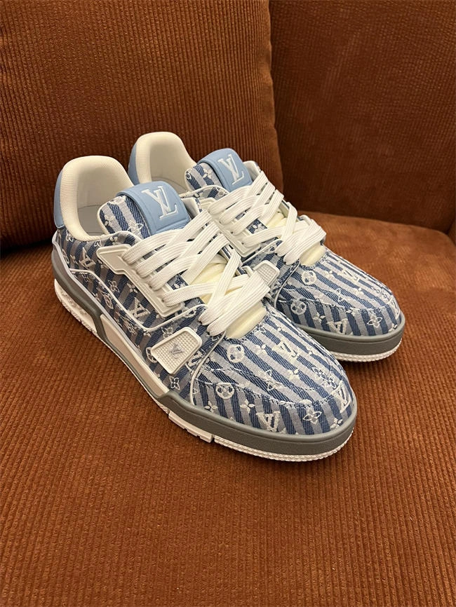 Colorful Lv Trainer Sneaker 2078