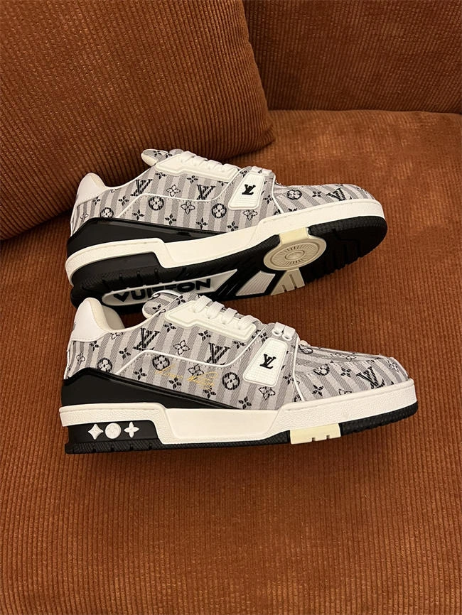 Elegant Lv Trainer Sneaker 2080