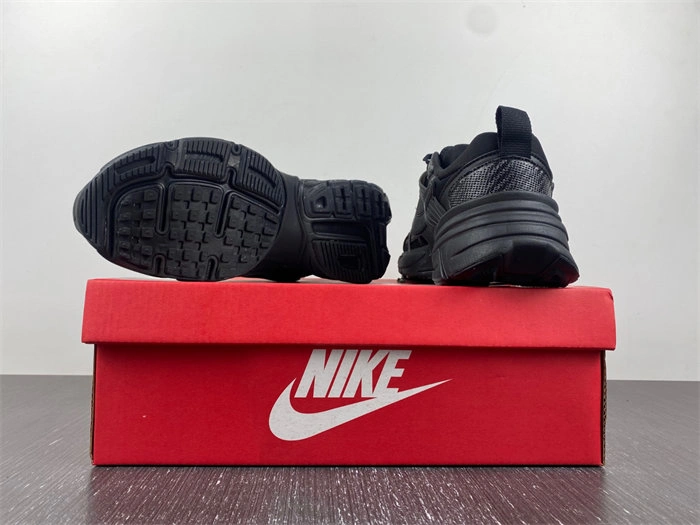 WaterResistant NIKEV2K Runtekk 3XL  FD0736- 5297