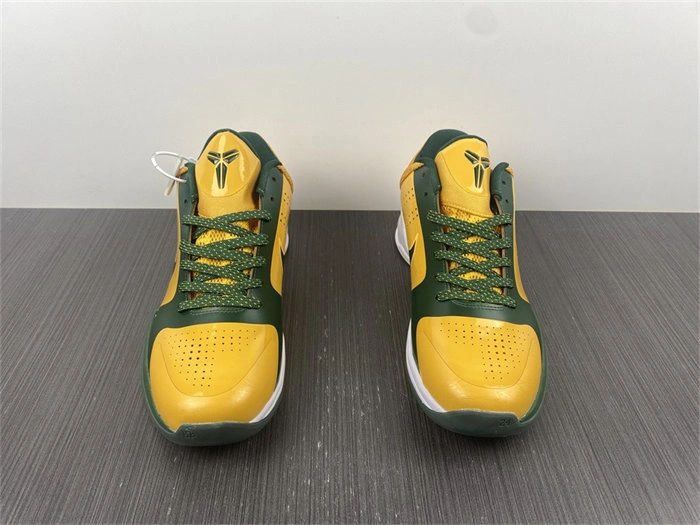 Classic Nike Kobe 386429- 5030