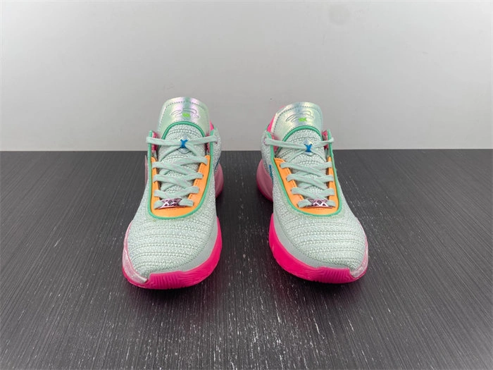 Compact Nike Lebron 20 Time Machine DJ5422- 5316