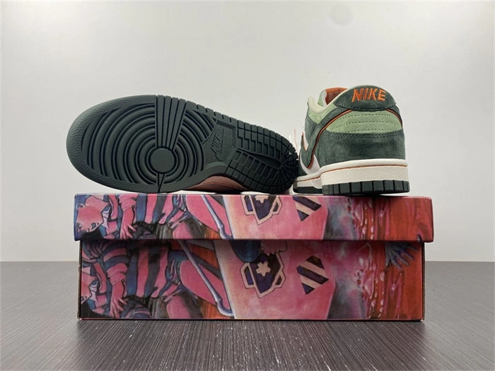 Vibrant Nike SB Dunk  LF0039- 4683