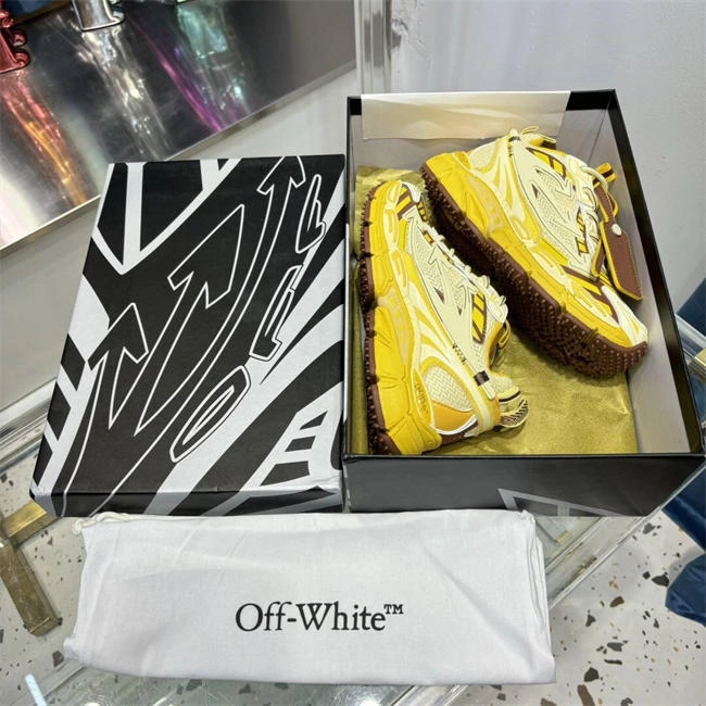 EasyCare OFF-WHITE Be Right Back 3155
