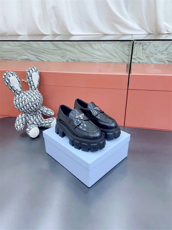 PRADA NewStyle 3212