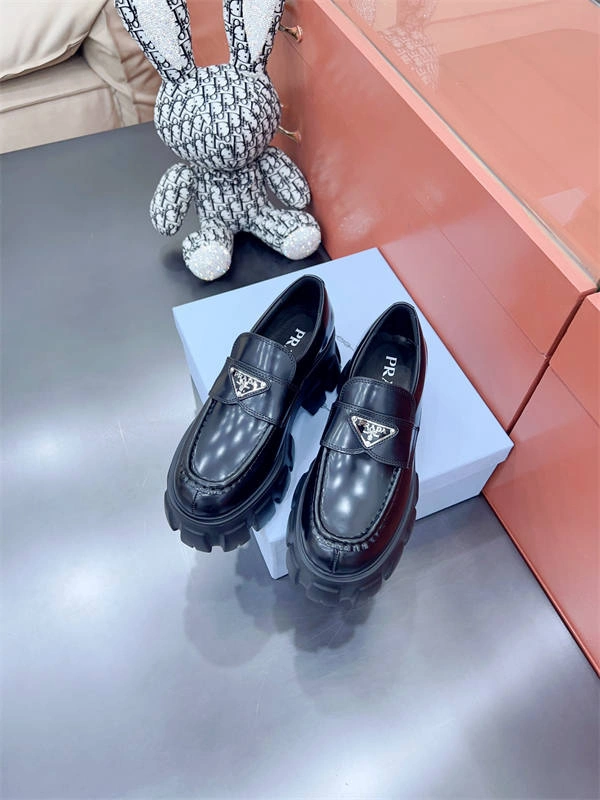 PRADA NewStyle 3212