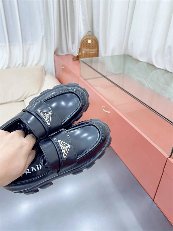 PRADA NewStyle 3212