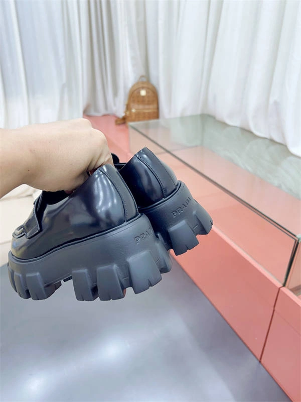 PRADA NewStyle 3212
