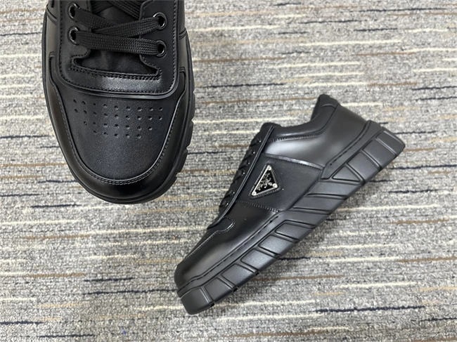 Pra*a leather sneaker seasonal 3308