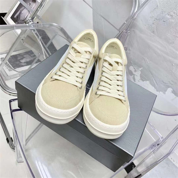 Stylish Rick Owens Sneaker 3476
